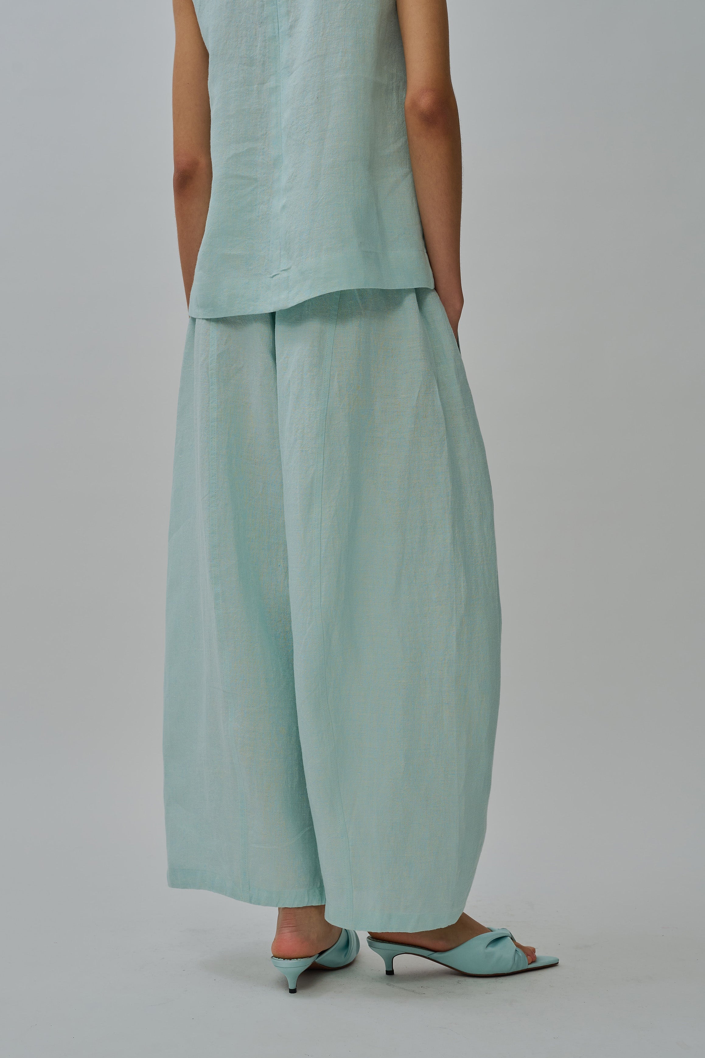 Sculptor Linen Pants in Sea Salt