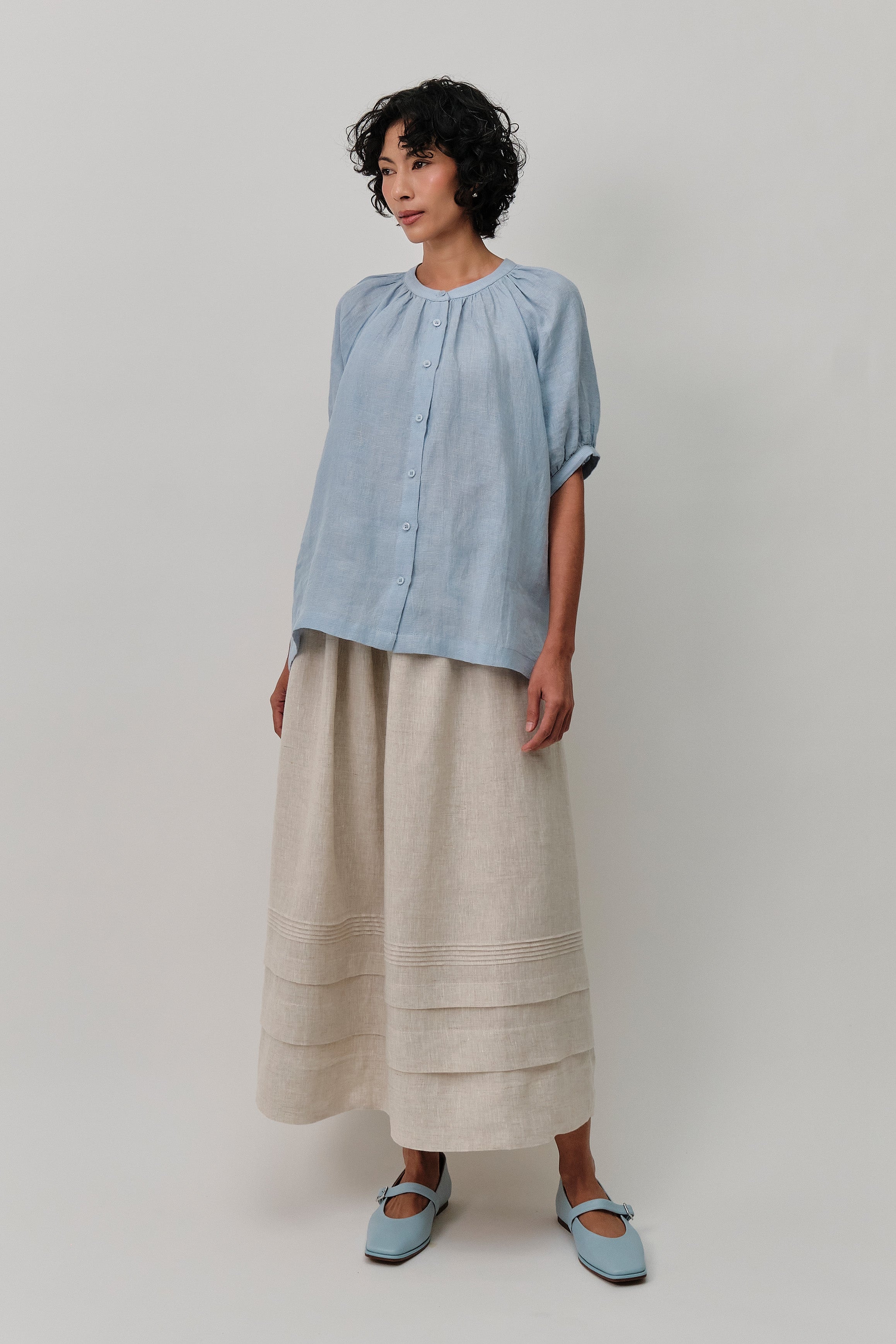 Studio Pleated Linen Skirt in Oat